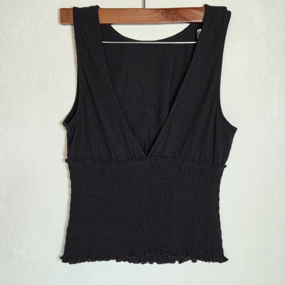 NWT Kimchi Blue Smocked Black Medium Tank Top Textured Reversible Front To Back - Picture 10 of 10